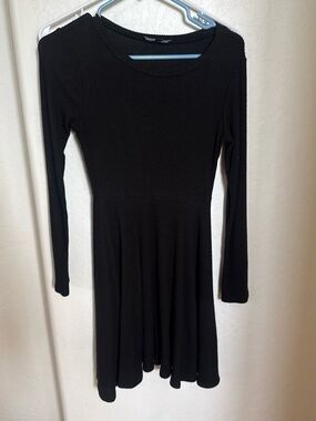 Lulu's Black Long-Sleeve Skater Dress
